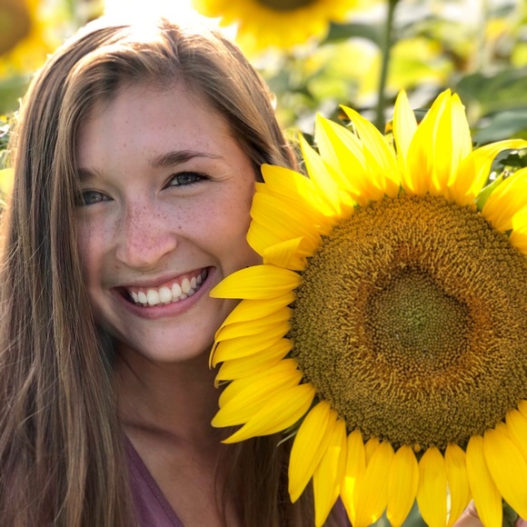 Meet your Posher, Kelley - Picture 1 of 1